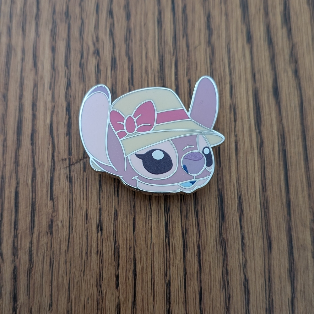 Disney Pin Set - Picture 3 of 9
